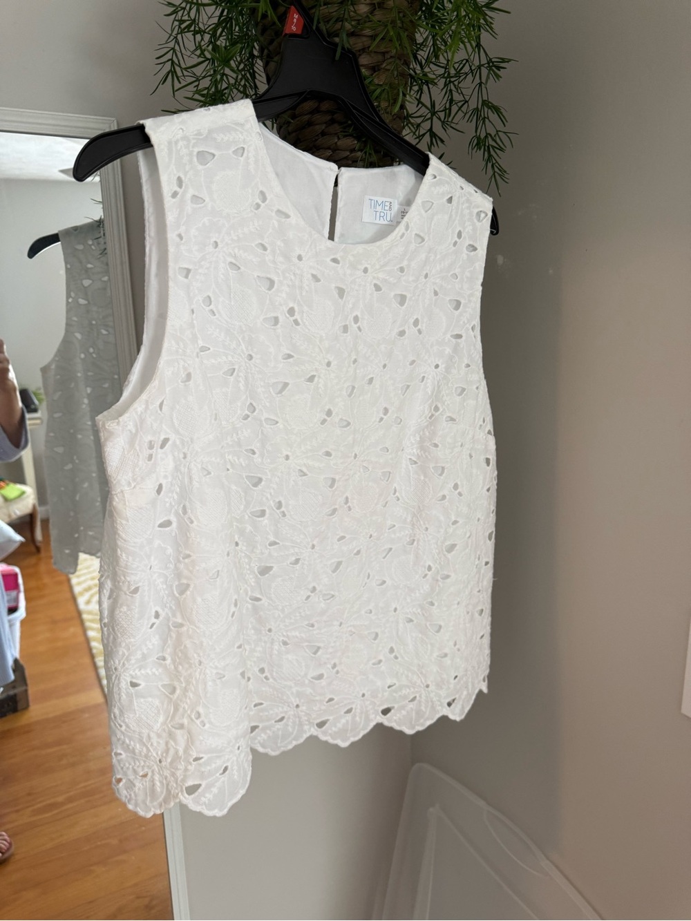 Time and Tru White Eyelet Sleeveless Shell Top